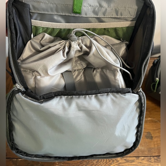 MindShift Gear rotation180° Panorama Camera Adventure Backpack (Charcoal) - Picture 8 of 14